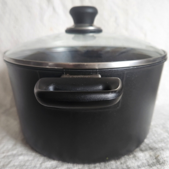 Scanpan Induction 7 Quart Nonstick Dutch Oven - Picture 6 of 15